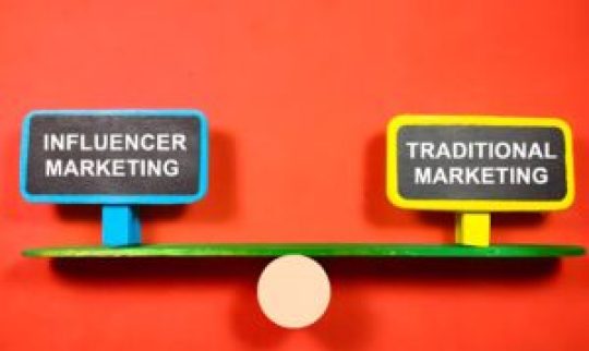 Influencer Marketing vs Traditional Marketing